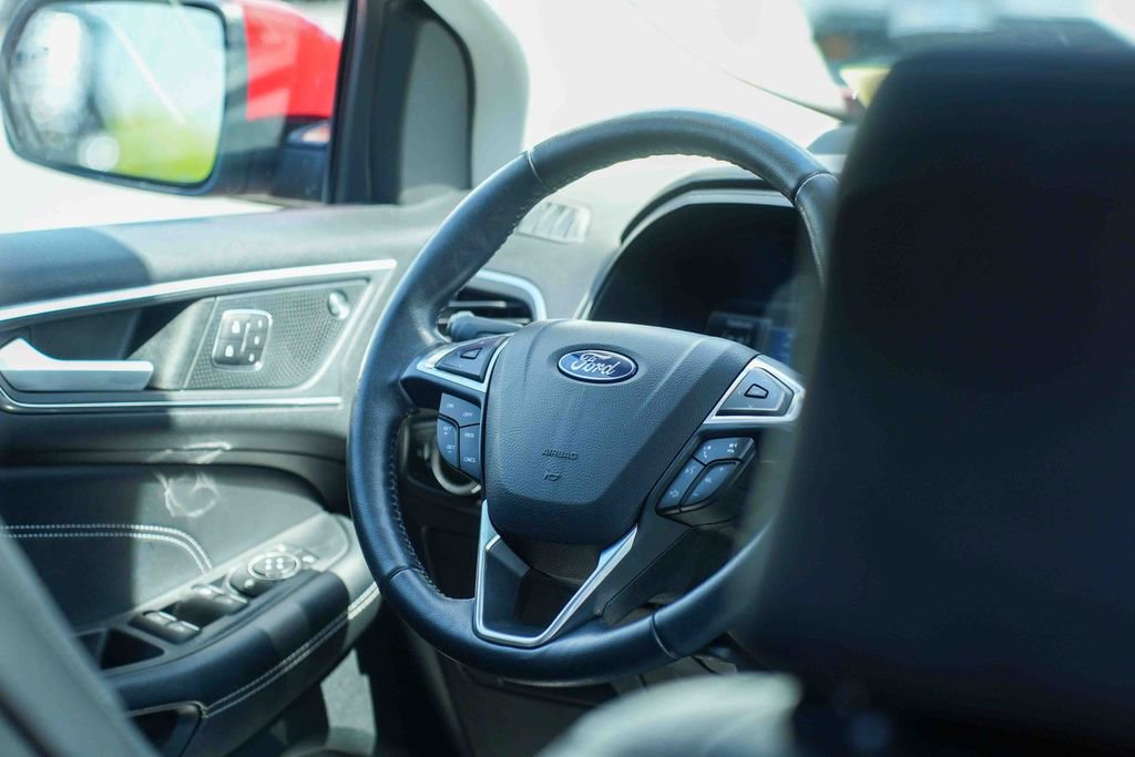 Used 2022 Ford Edge Titanium AWD/4WD image 23