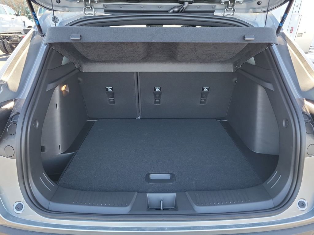 New 2026 Chevrolet Trax RS w/ Sunroof Package image 18