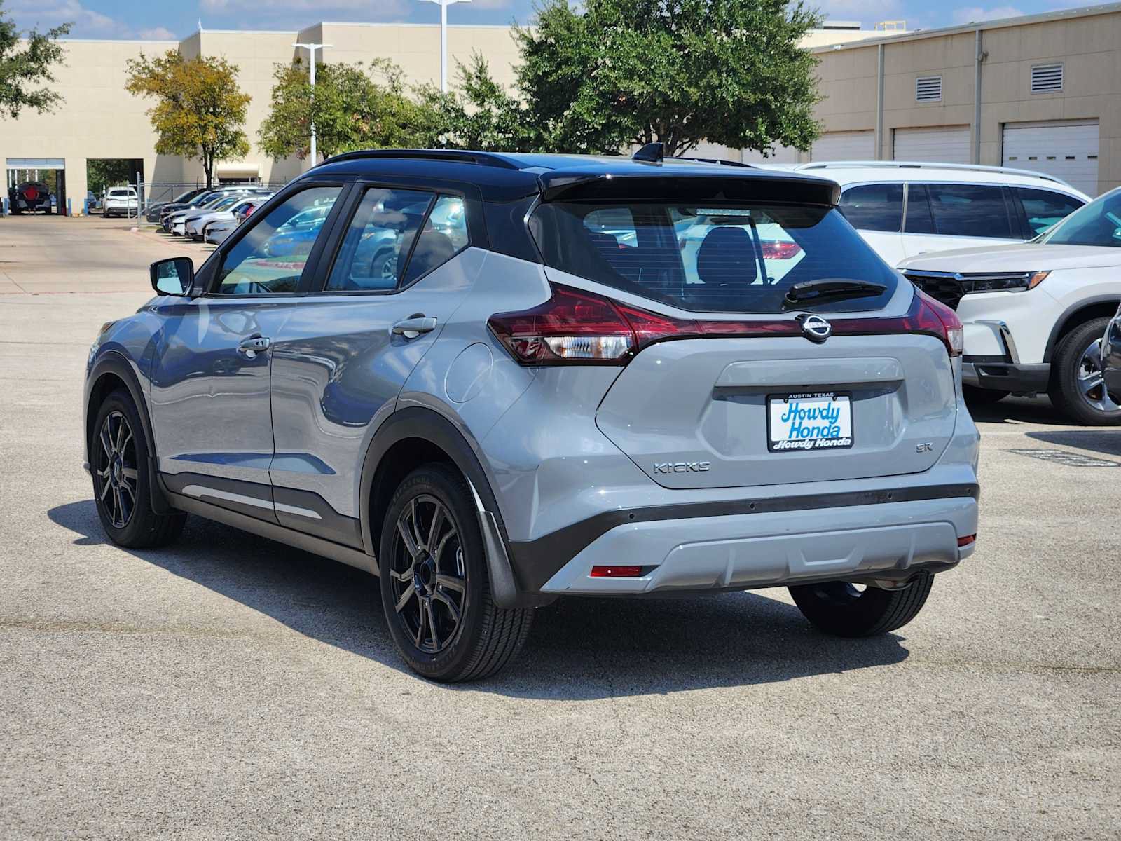 Used 2024 Nissan Kicks SR FWD image 5