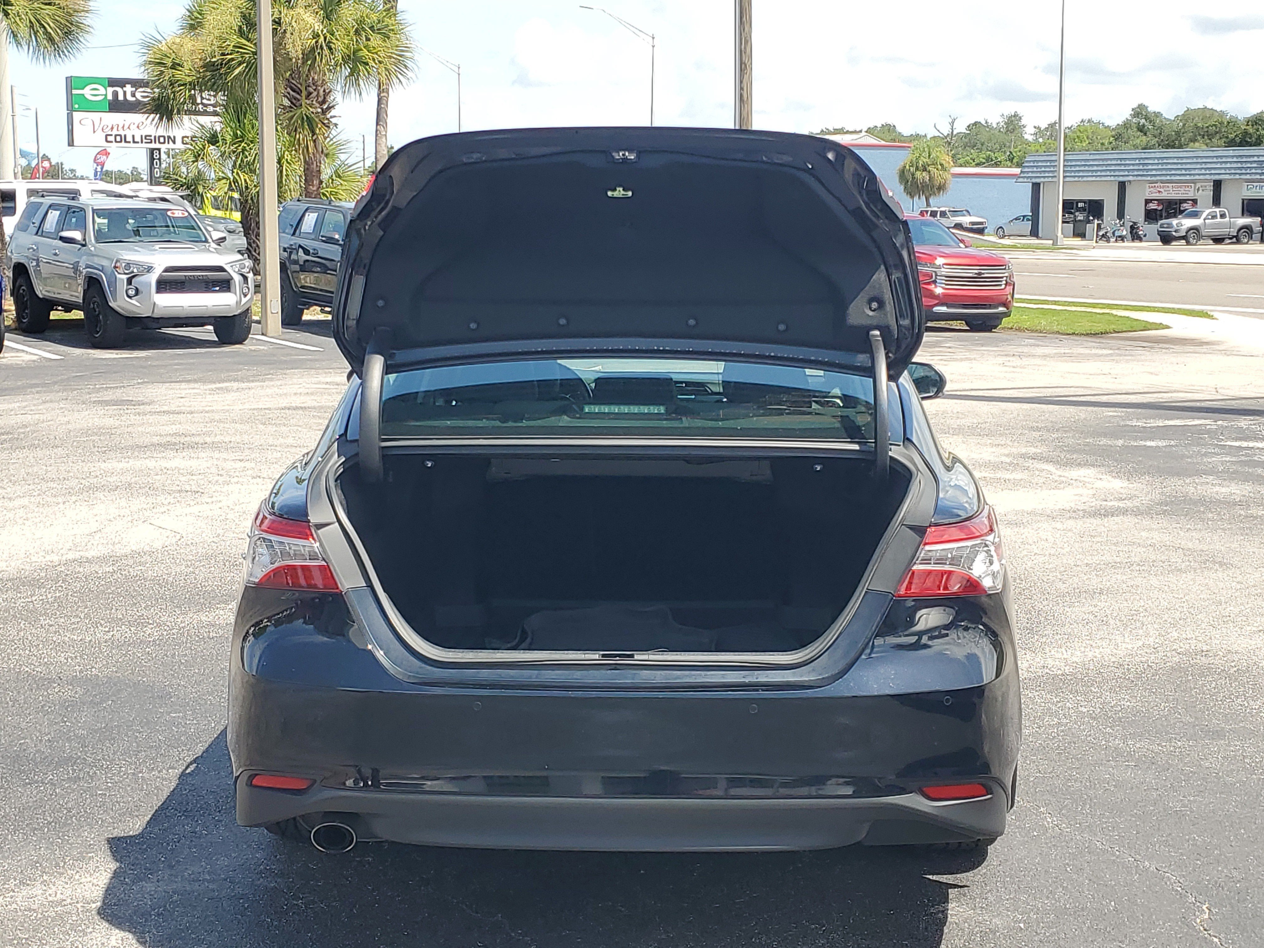 Certified 2018 Toyota Camry XLE w/ Audio Package FWD image 9