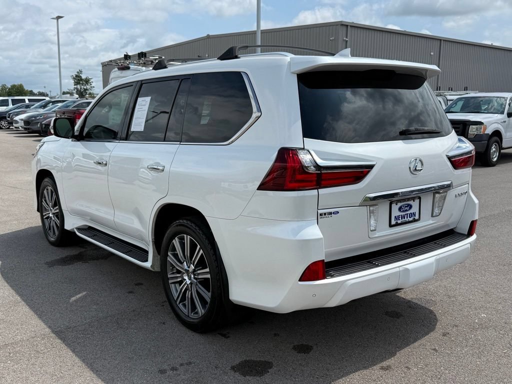 Used 2017 Lexus LX 570 4WD w/ Luxury Package image 40
