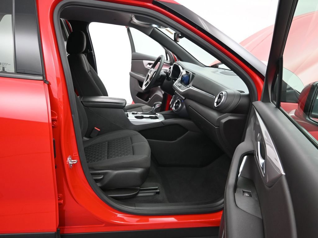 Used 2022 Chevrolet Blazer LT image 13