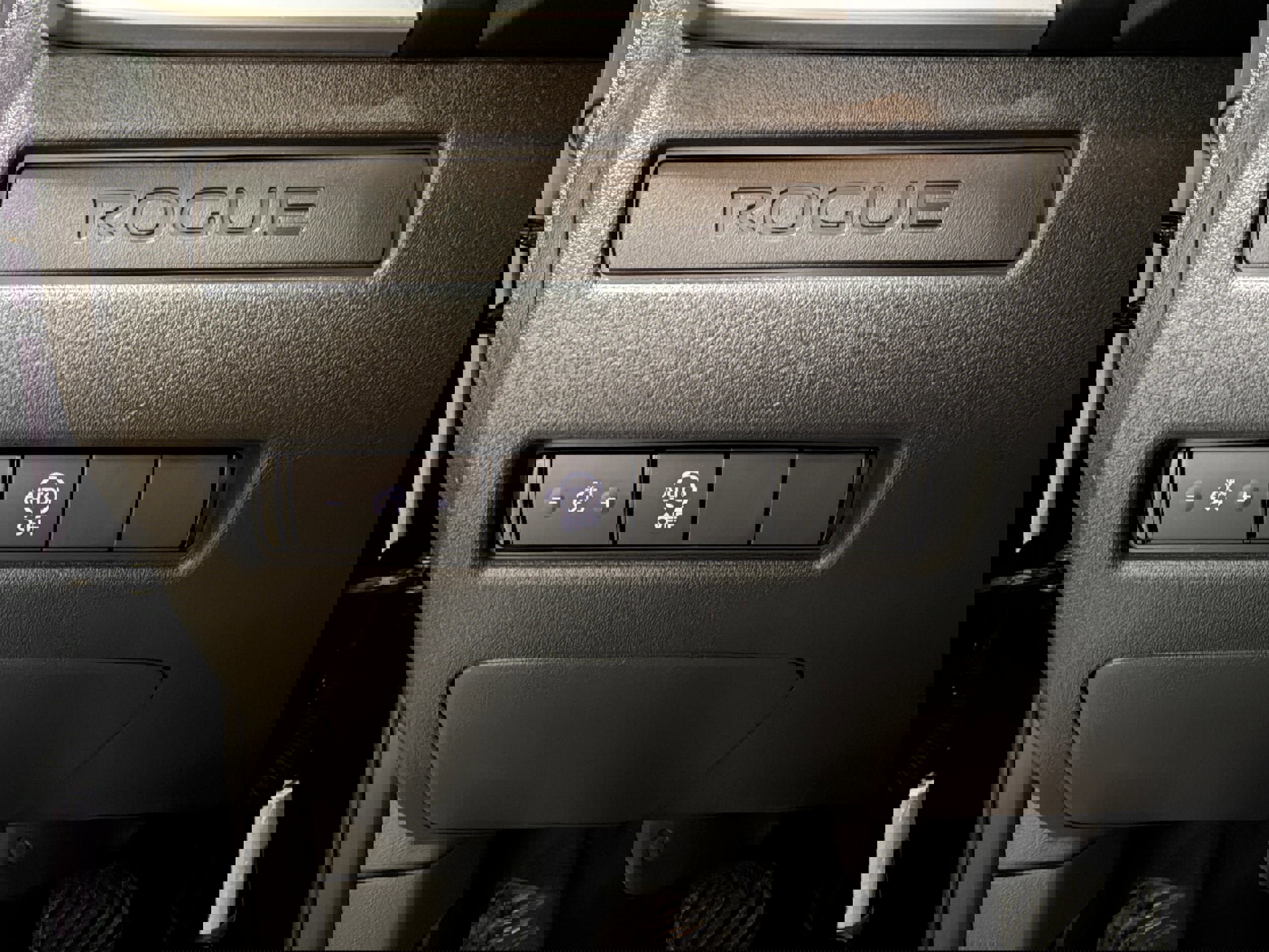 Used 2024 Nissan Rogue S image 13