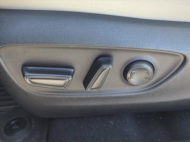 Used 2023 Toyota RAV4 XLE Premium FWD image 10