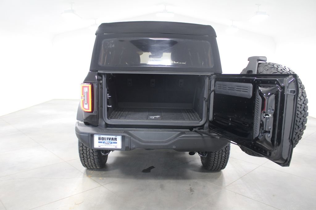 Used 2023 Ford Bronco Badlands image 15