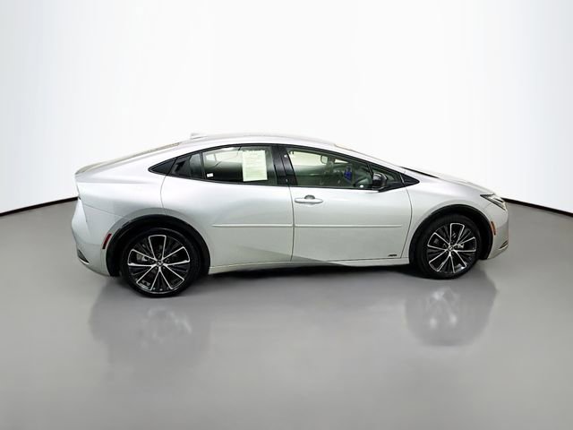 Used 2025 Toyota Prius XLE image 8
