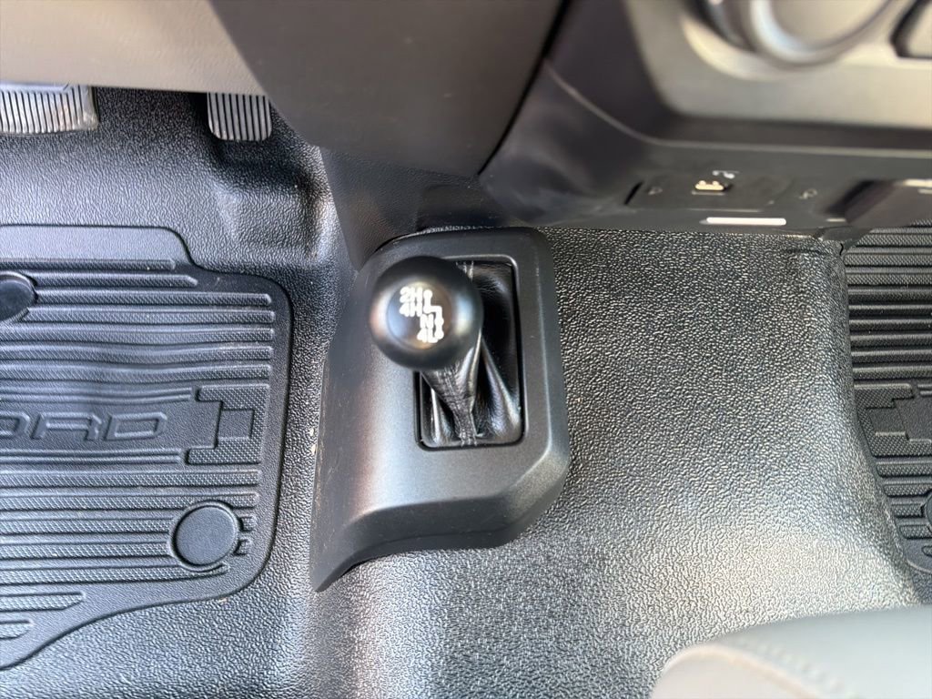 Used 2018 Ford F550 4x4 Regular Cab Super Duty image 13