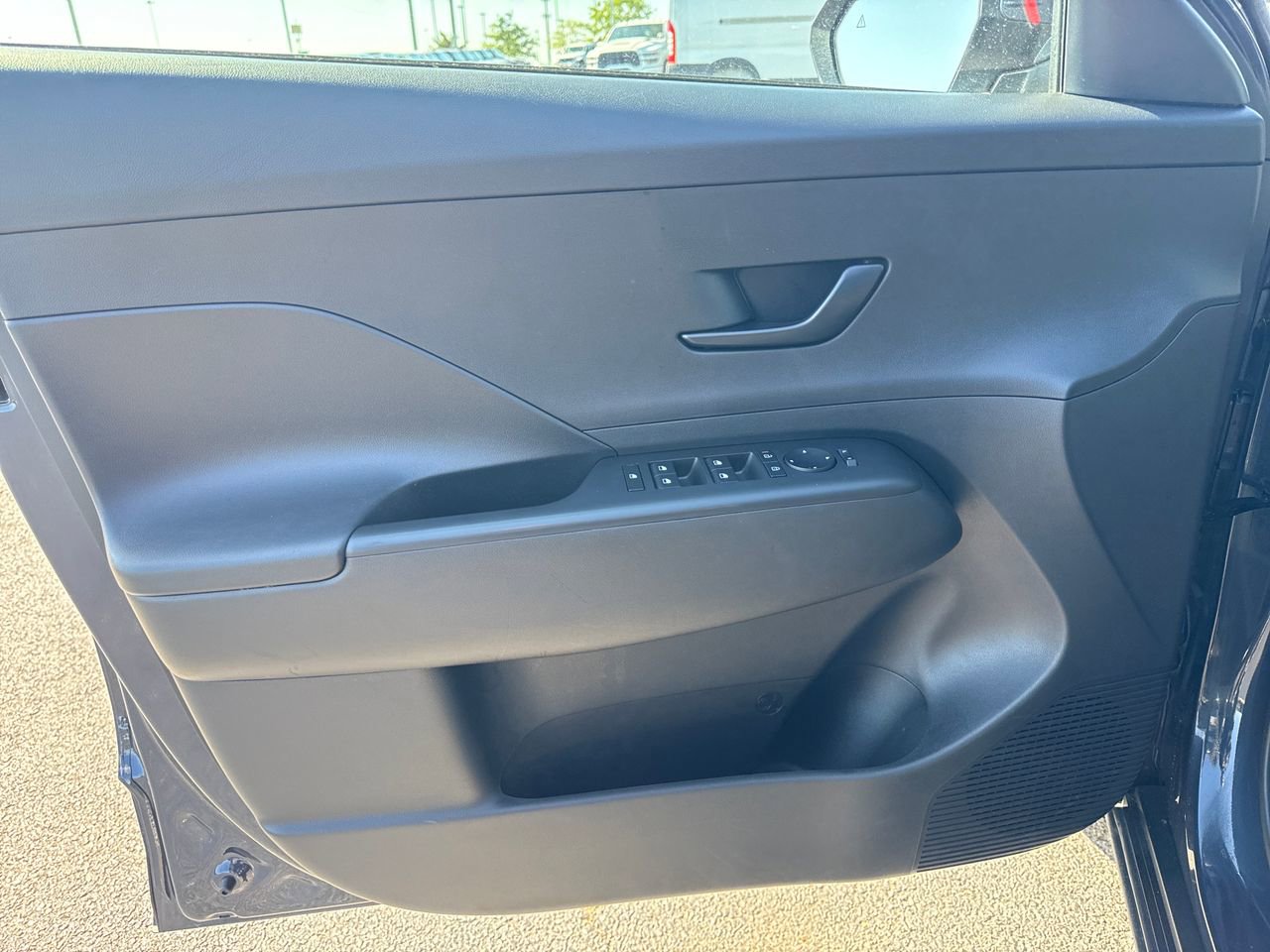 Used 2025 Hyundai Kona SEL FWD image 13