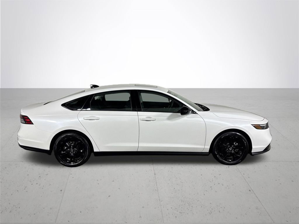 Used 2025 Honda Accord SE image 5