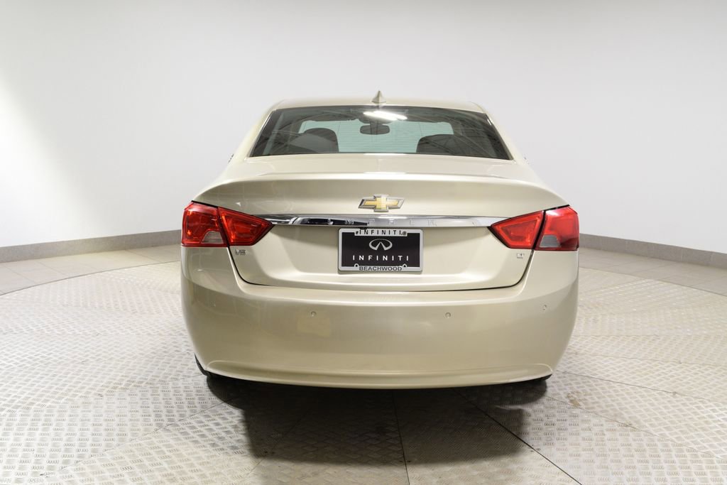 Used 2015 Chevrolet Impala LT w/ Convenience Package image 7