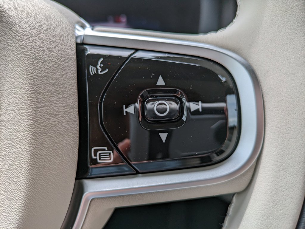 New 2025 Volvo XC60 T8 Plus w/ Protection Package Premier AWD/4WD image 25