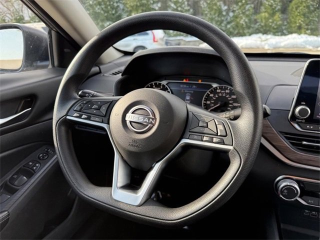 Used 2024 Nissan Altima 2.5 SV image 12