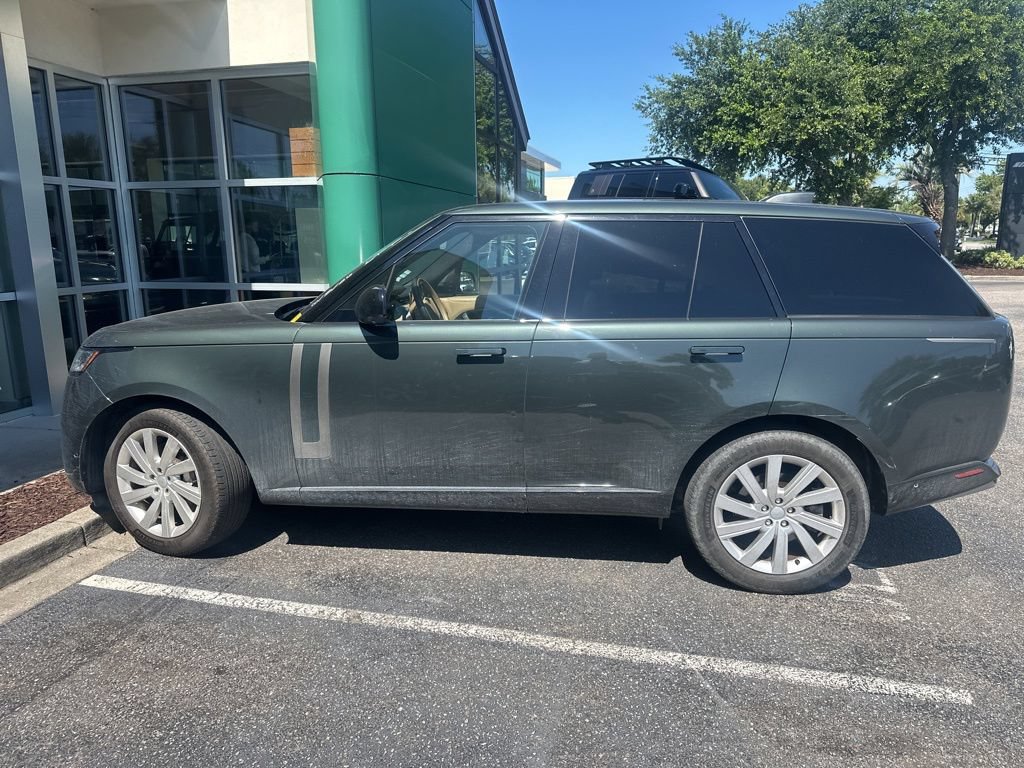 Used 2023 Land Rover Range Rover SE AWD/4WD image 4