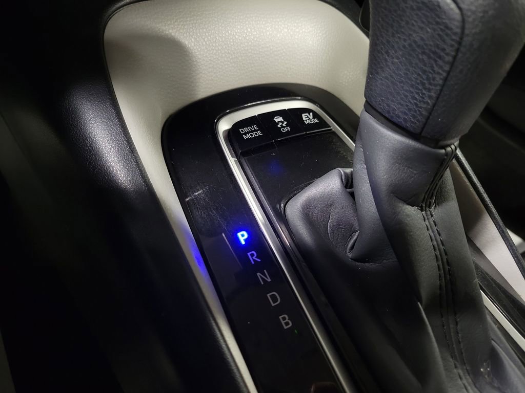 Used 2022 Toyota Corolla LE image 16
