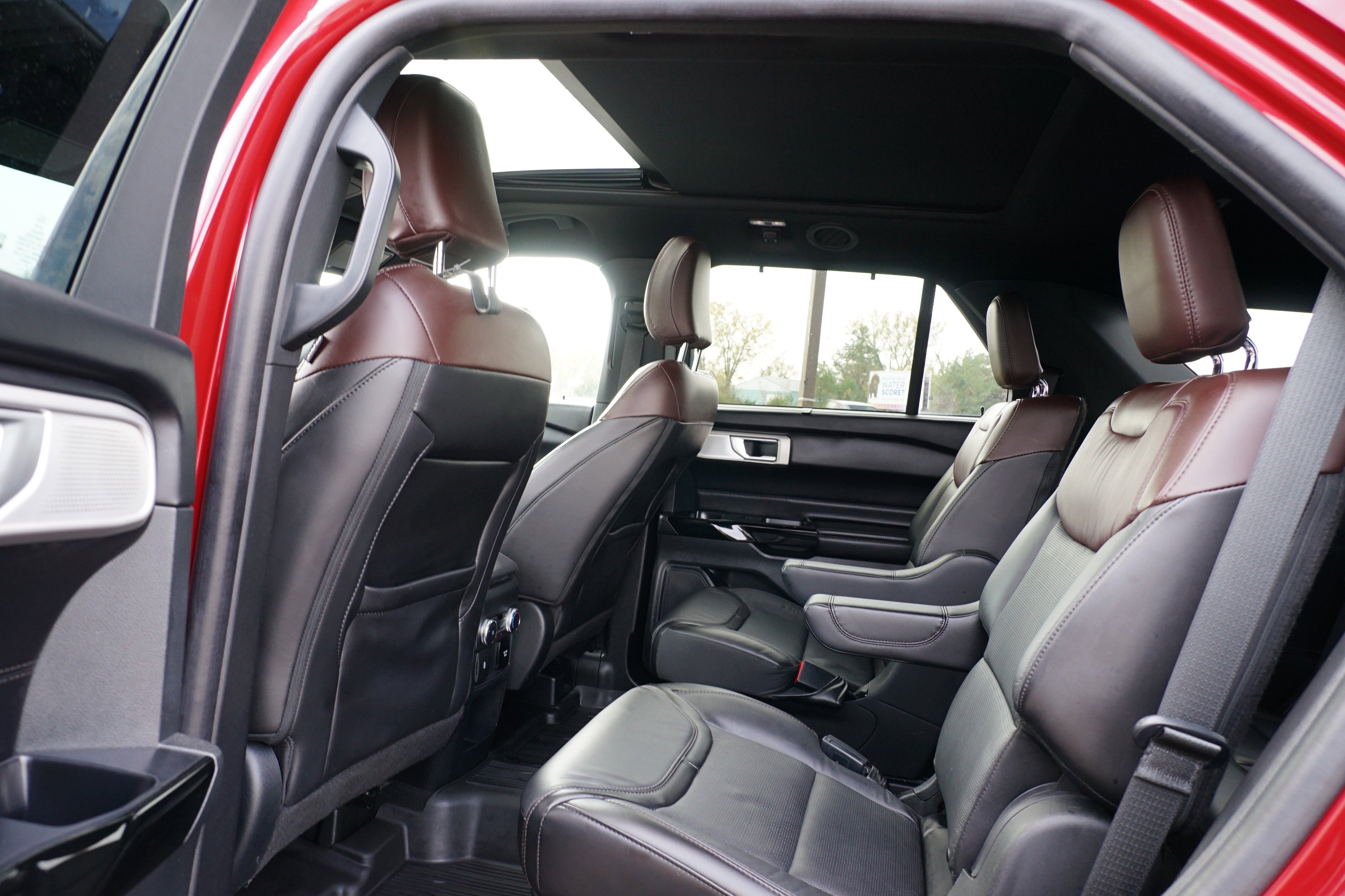 Used 2021 Ford Explorer Platinum w/ Equipment Group 601A image 21