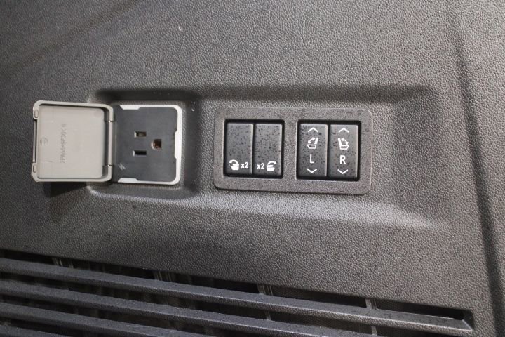 Certified 2024 GMC Yukon AT4 w/ Technology Package image 17