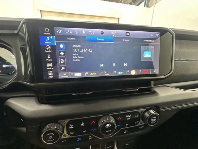 Used 2025 Jeep Wrangler Unlimited Rubicon 4xe w/ Convenience Group image 13