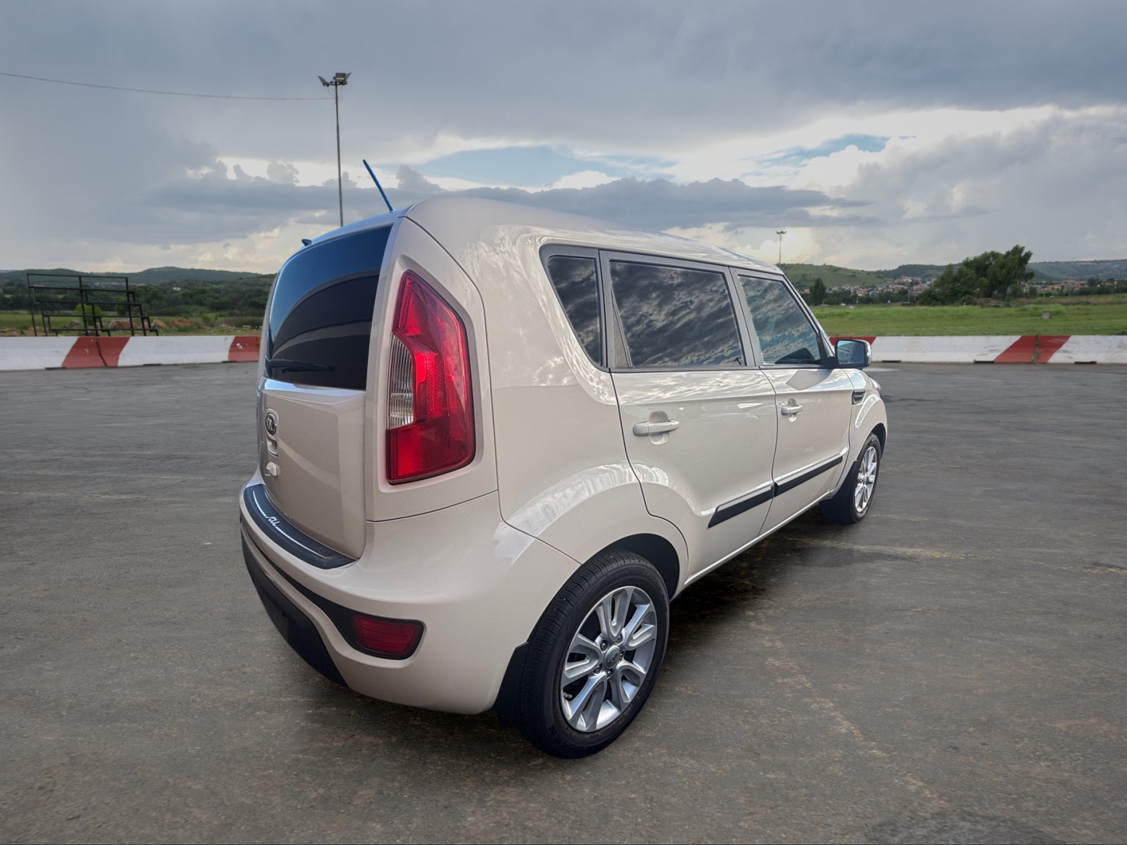 Used 2013 Kia Soul + w/ Audio Pkg FWD image 3