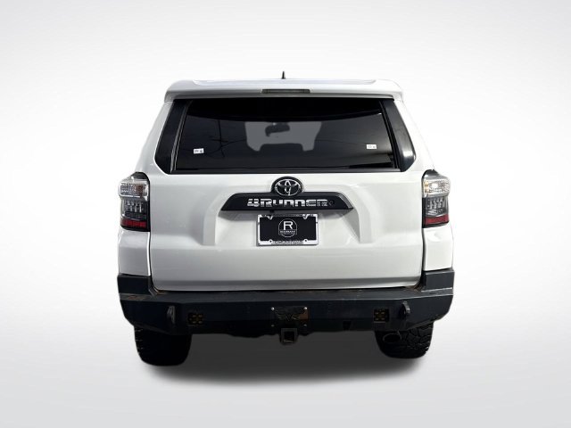 Used 2018 Toyota 4Runner TRD Off-Road Premium AWD/4WD image 32