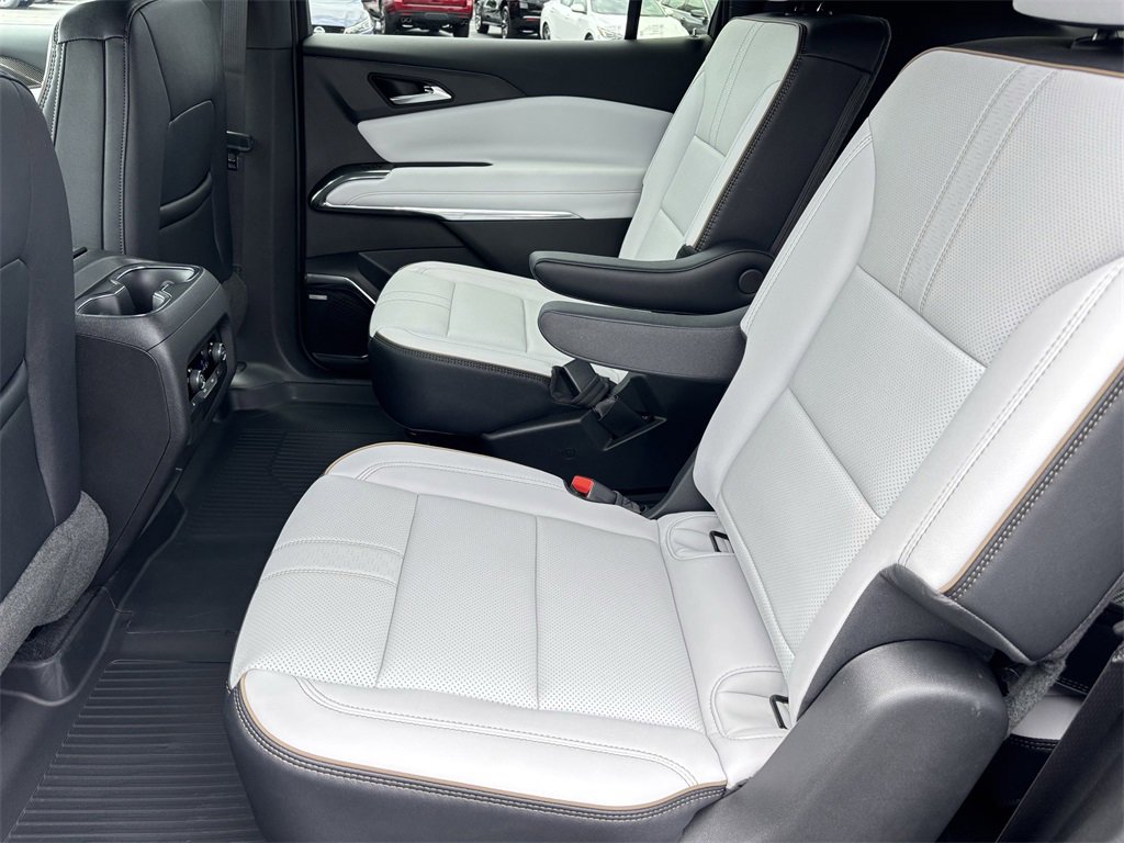 New 2026 Chevrolet Traverse High Country w/ LPO, Floor Liner Package image 13