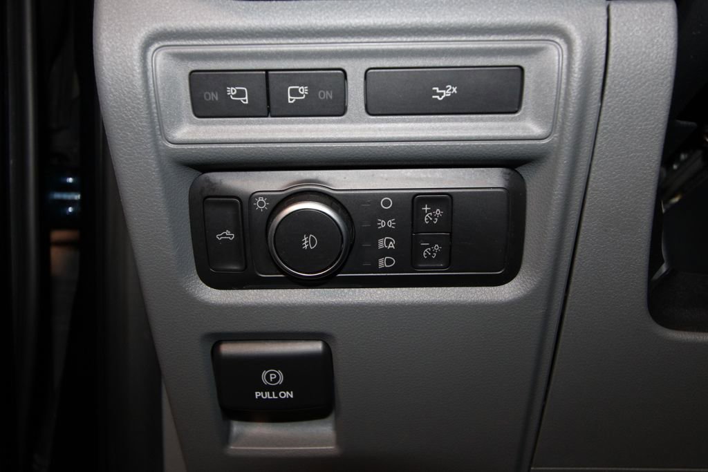 Used 2022 Ford F150 XLT w/ Equipment Group 302A High image 9