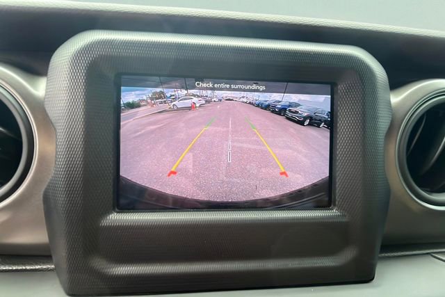 Used 2023 Jeep Wrangler Willys image 11
