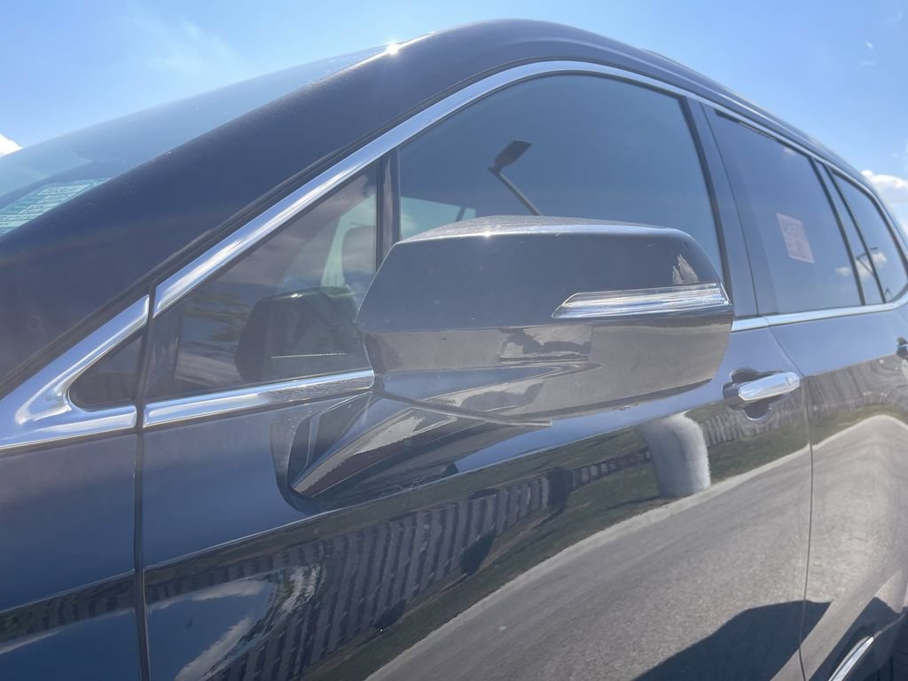 Used 2024 Cadillac XT6 Premium Luxury w/ Technology Package AWD/4WD image 3