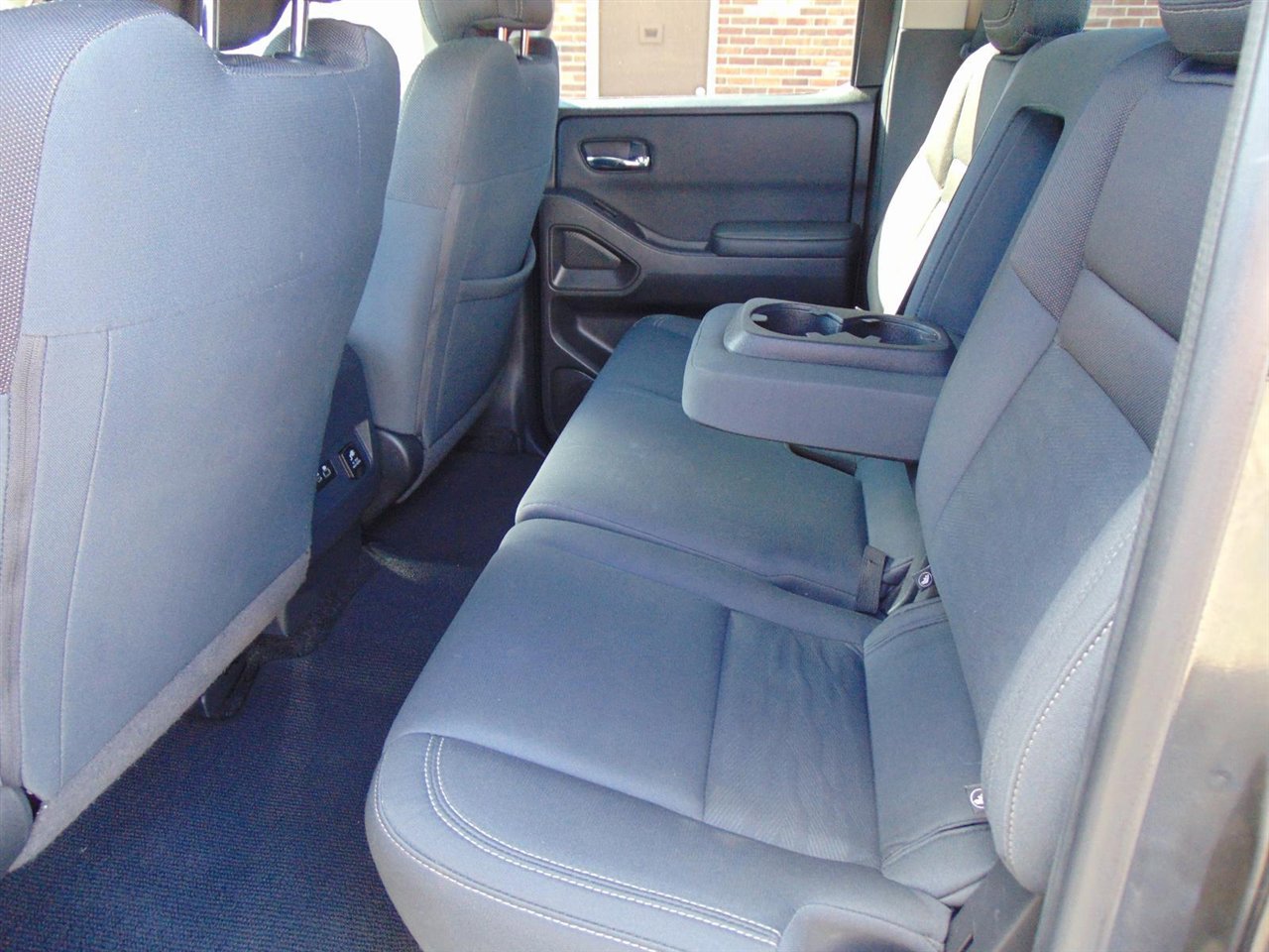 Used 2023 Nissan Frontier SV w/ SV Convenience Package image 13