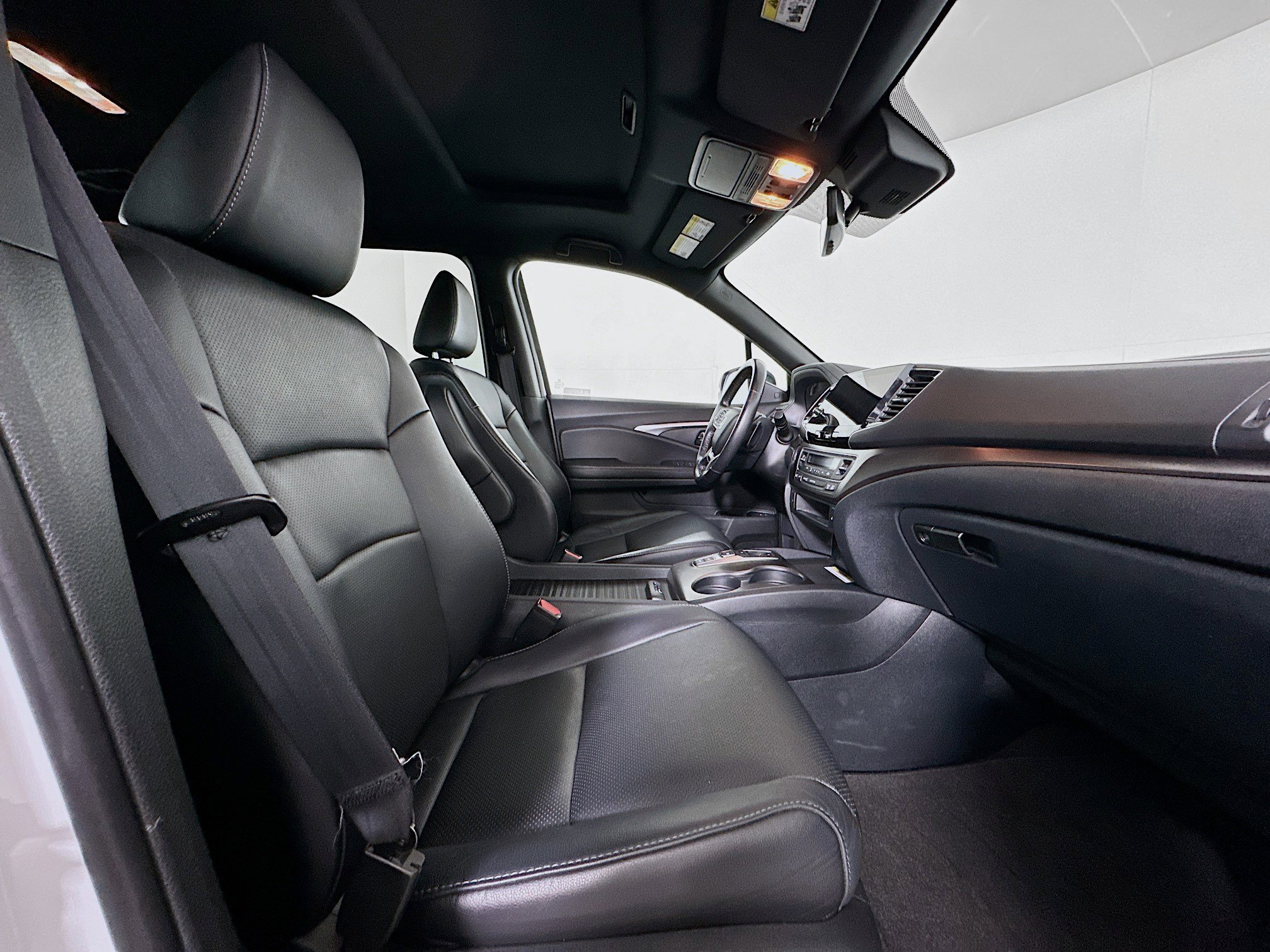 Used 2023 Honda Passport EX-L image 32