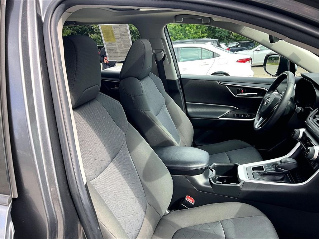 Used 2022 Toyota RAV4 XLE w/ Convenience Package AWD/4WD image 11