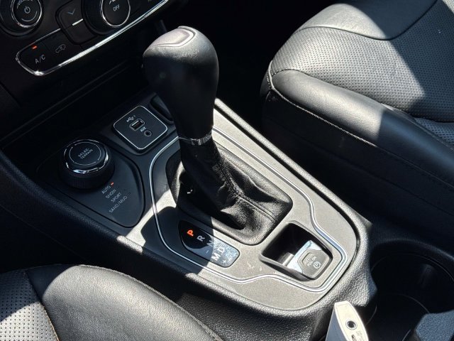 Used 2021 Jeep Cherokee Latitude Lux AWD/4WD image 32