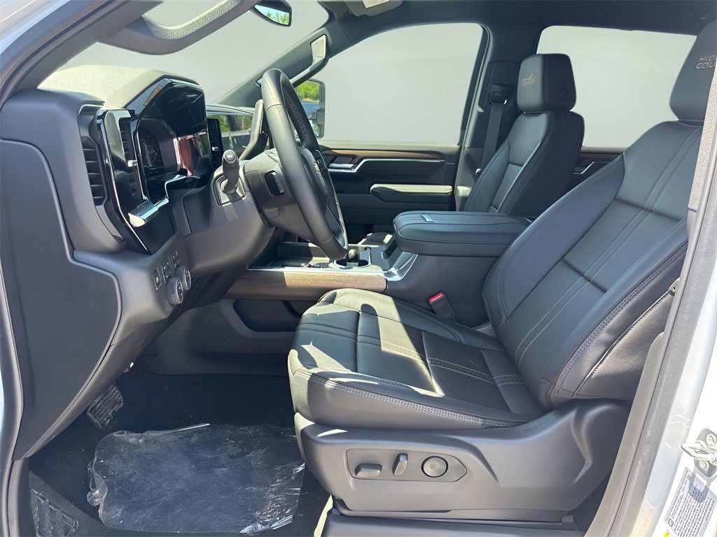 New 2025 Chevrolet Silverado 3500 High Country w/ LPO, Dark Essentials Package image 19