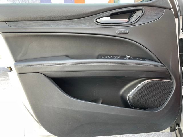 Used 2022 Alfa Romeo Stelvio Sprint image 10