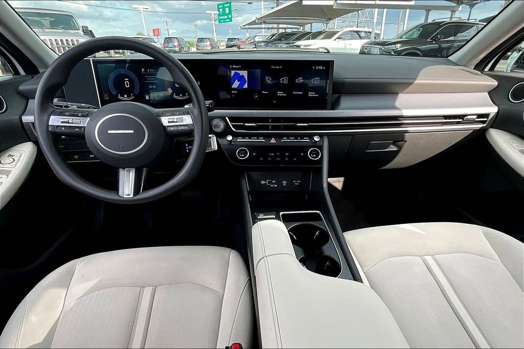 Used 2025 Hyundai Sonata SEL FWD image 17