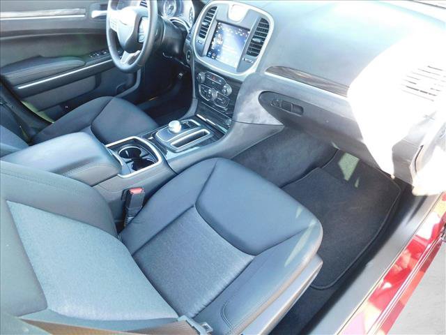 Used 2021 Chrysler 300 Touring w/ Driver Convenience Group RWD image 28