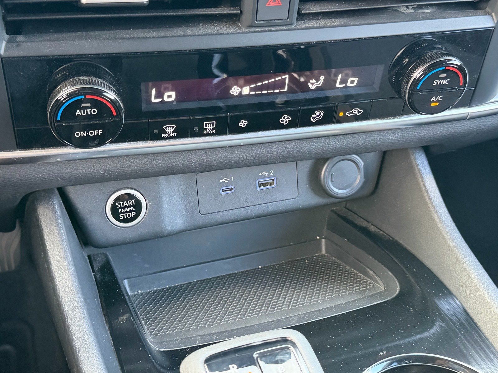 Used 2023 Nissan Rogue SV FWD image 25