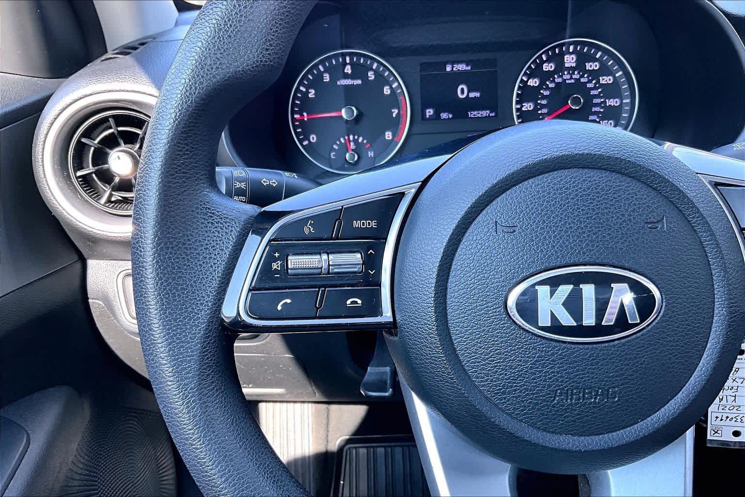 Used 2021 Kia Forte LXS FWD image 22