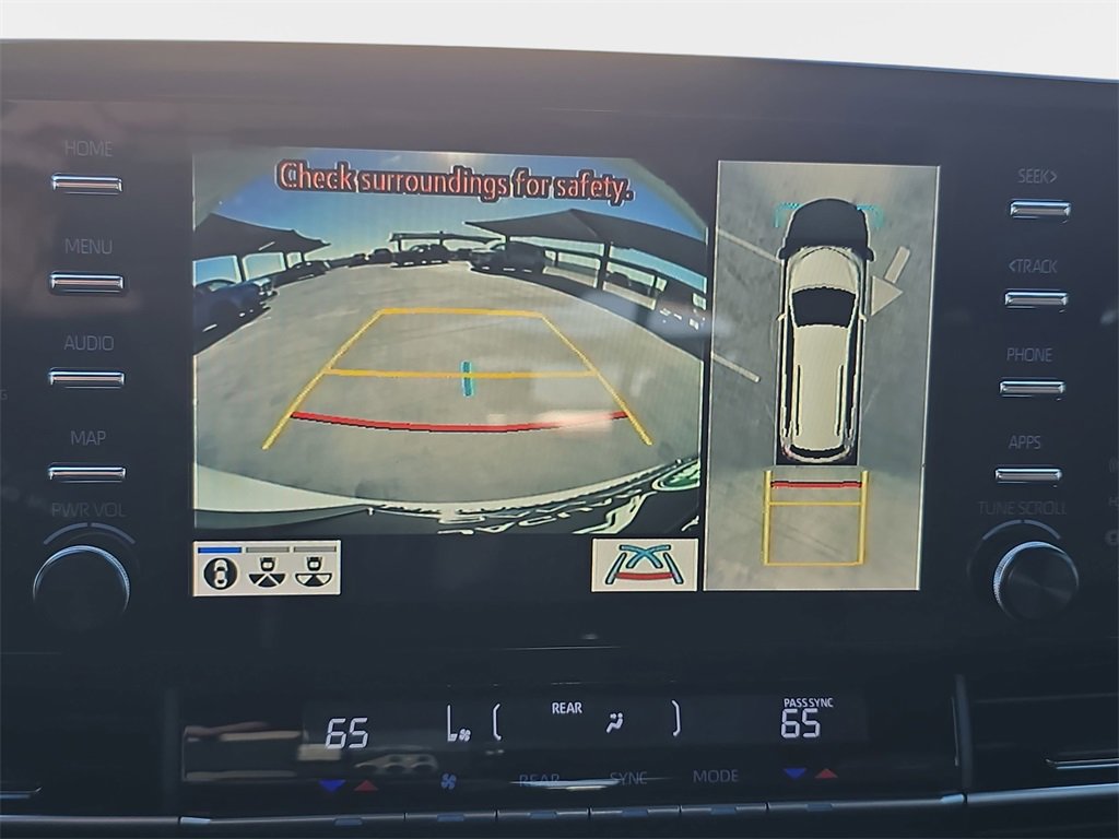 Used 2022 Toyota Sienna Platinum image 28