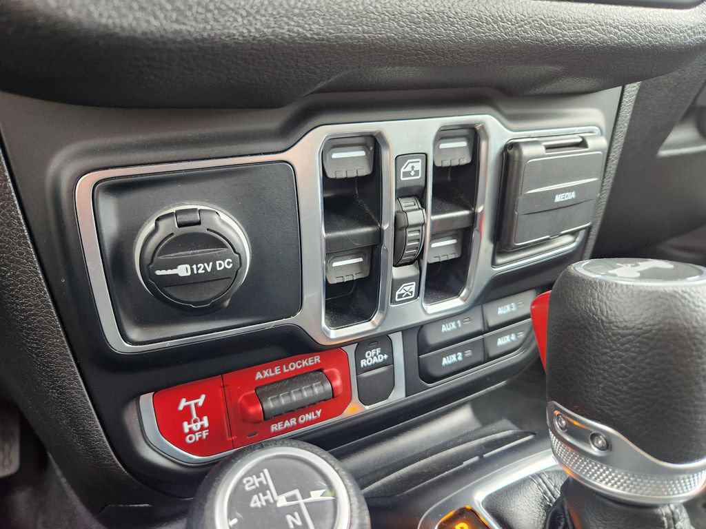 Used 2025 Jeep Wrangler Unlimited Sport AWD/4WD image 27