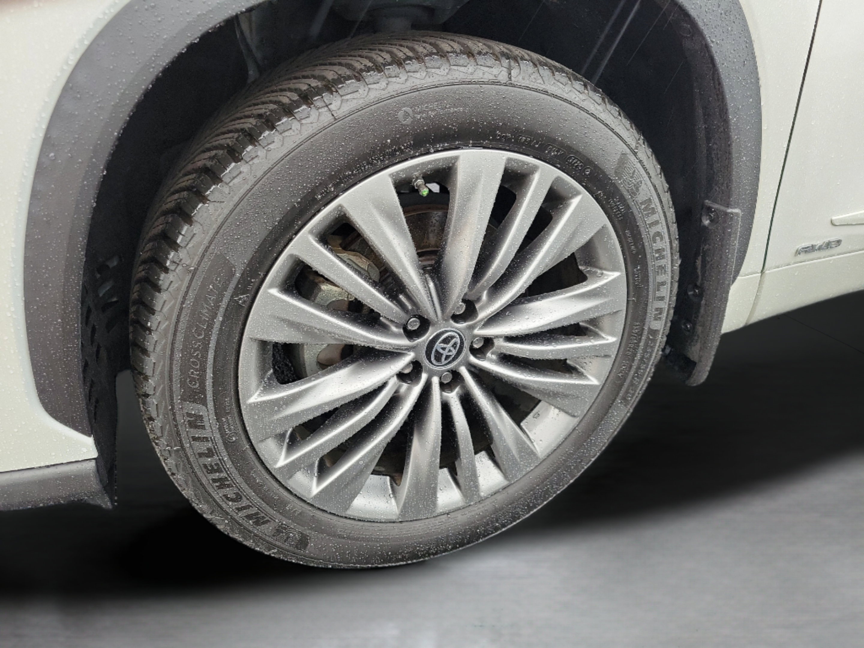 Used 2021 Toyota Highlander Platinum AWD/4WD image 30