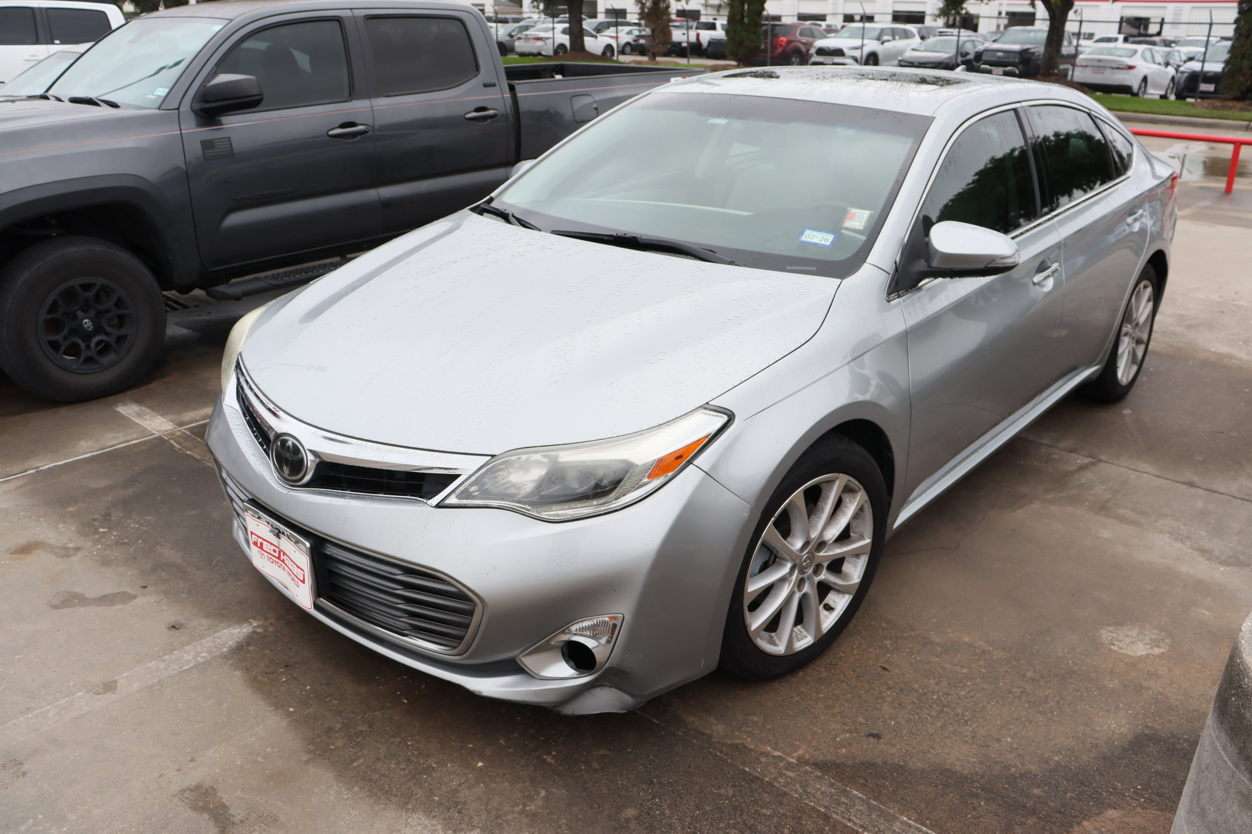 Used 2015 Toyota Avalon Limited w/ Technology Package FWD image 6