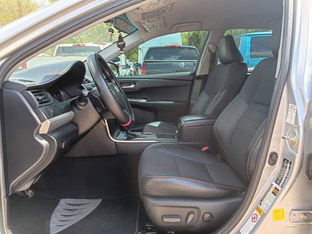 Used 2016 Toyota Camry SE FWD image 15