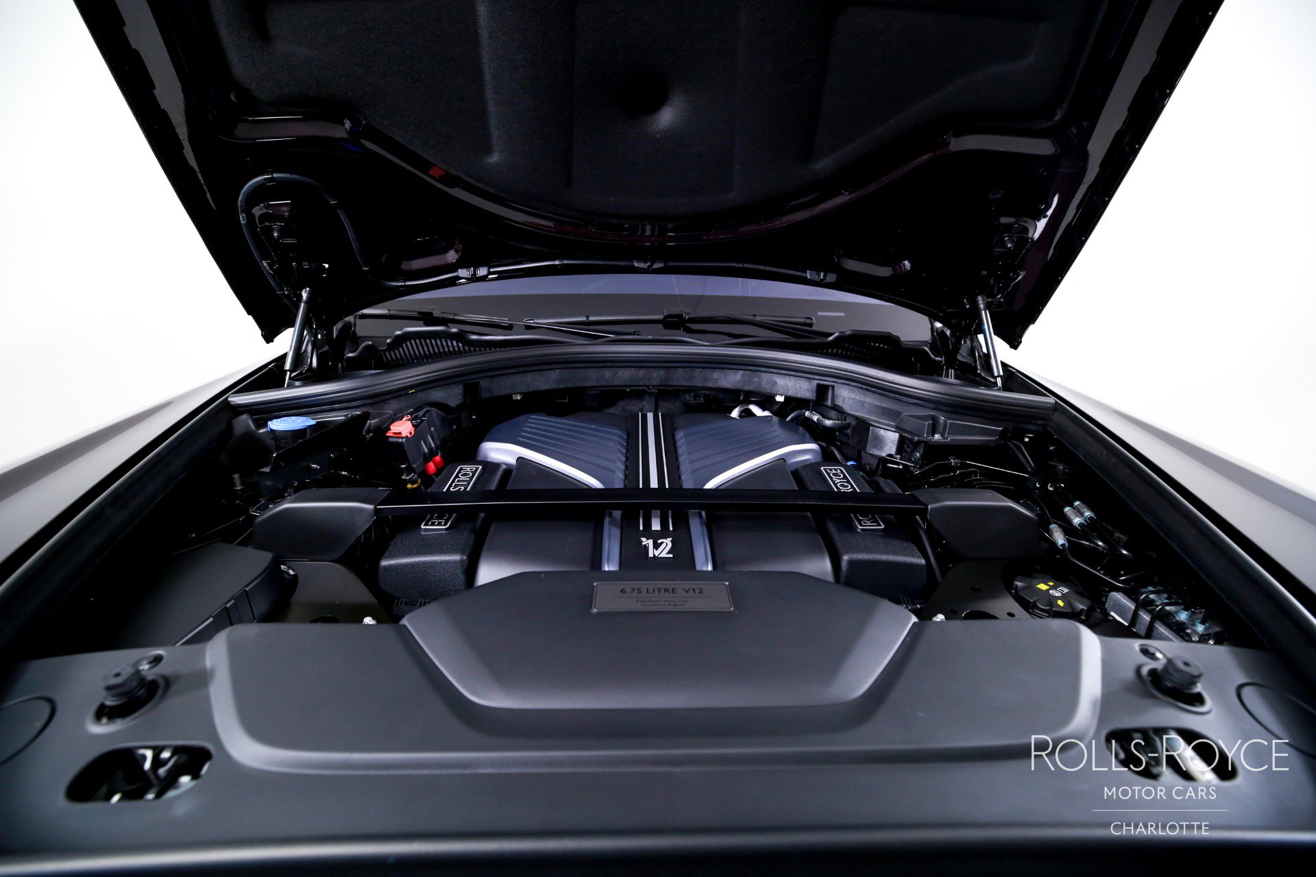 Certified 2025 Rolls-Royce Cullinan Black Badge image 30