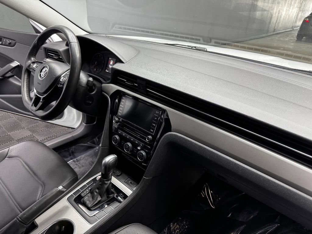 Used 2021 Volkswagen Passat 2.0T SE image 49
