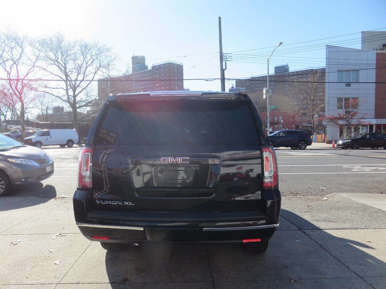 Used 2019 GMC Yukon XL SLT image 8