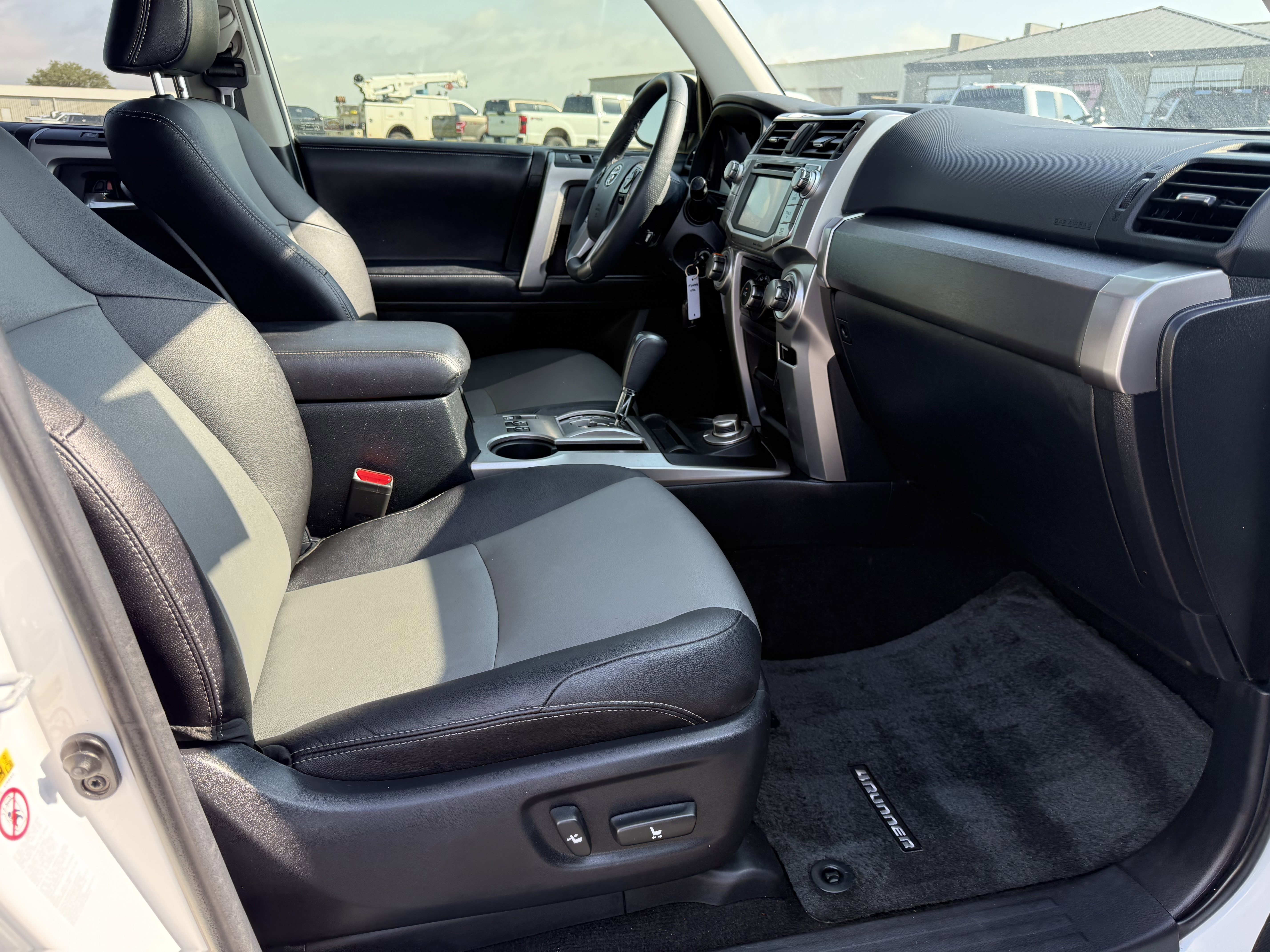 Used 2018 Toyota 4Runner SR5 image 10