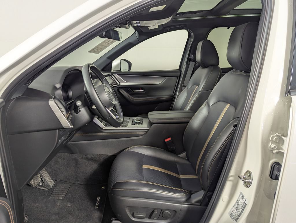 Used 2024 MAZDA CX-90 Plug-In Hybrid w/ Premium Plus image 4
