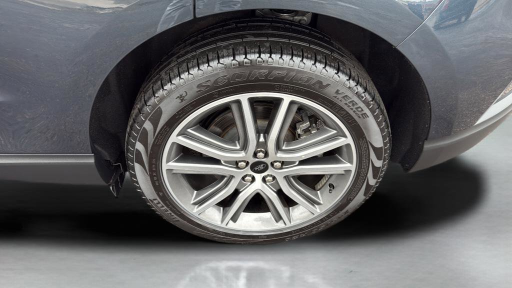 Certified 2024 Ford Edge Titanium image 41