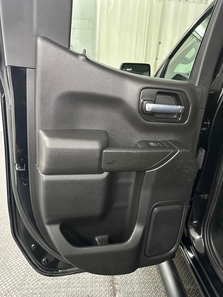 Used 2022 Chevrolet Silverado 1500 LT AWD/4WD image 23