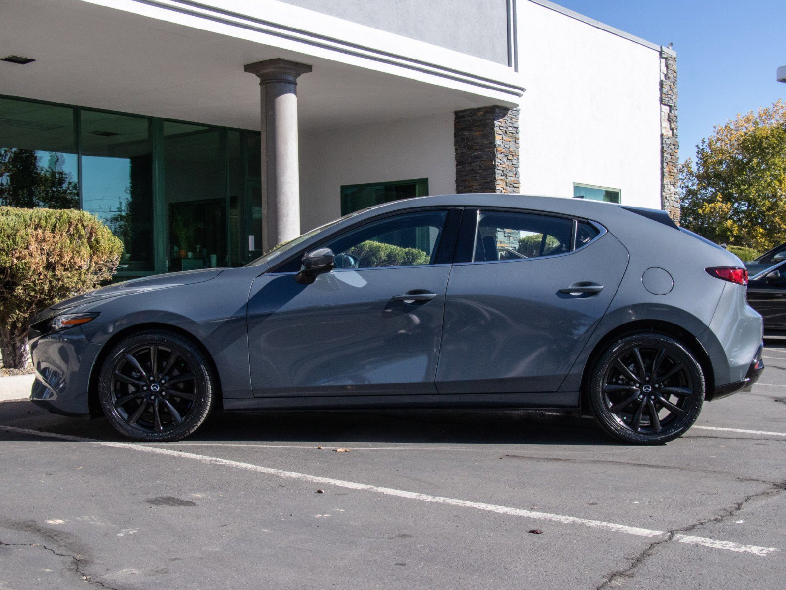 Used 2019 MAZDA MAZDA3 AWD Hatchback w/ Premium Pkg image 4
